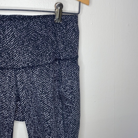 Pants - 🦋Black and grey ombré high waisted leggings!